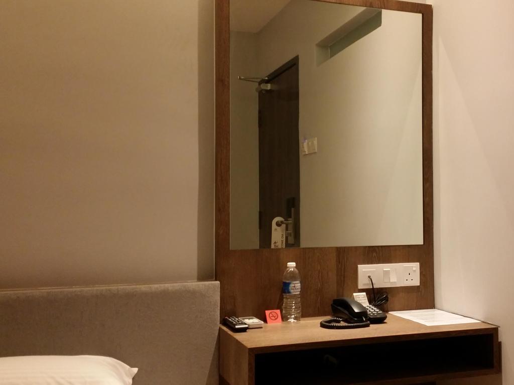 Go Hotel Subang Jaya Buitenkant foto